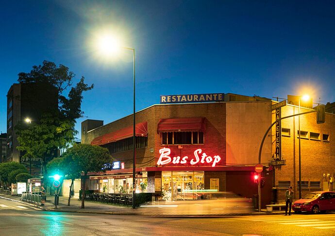 Antiguo rótulo de "Bus Stop" en la estación de autobuses - Foto Miriam Chacona