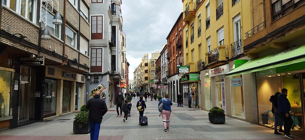 Más allá del descuento: La letra pequeña de los bonos comerciales en Valladolid
